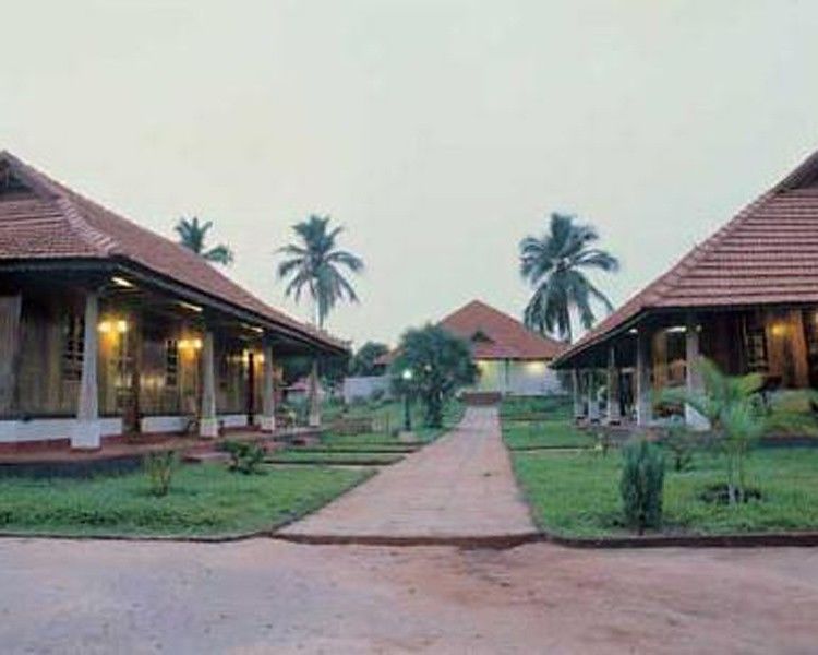 Isola Di Cocco Ayurvedic Beach Resort Poovar Bagian luar foto