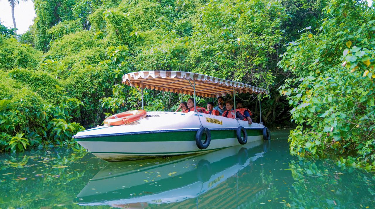 Isola Di Cocco Ayurvedic Beach Resort Poovar Bagian luar foto