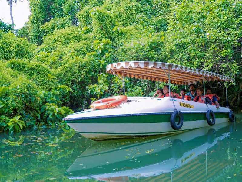 Isola Di Cocco Ayurvedic Beach Resort Poovar Bagian luar foto